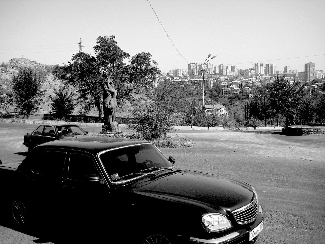 Foto: Eriwaner Straßenzene. Aus: Eriwan. Aufzeichnungen aus Armenien von Marc Degens. Kapitel 1.