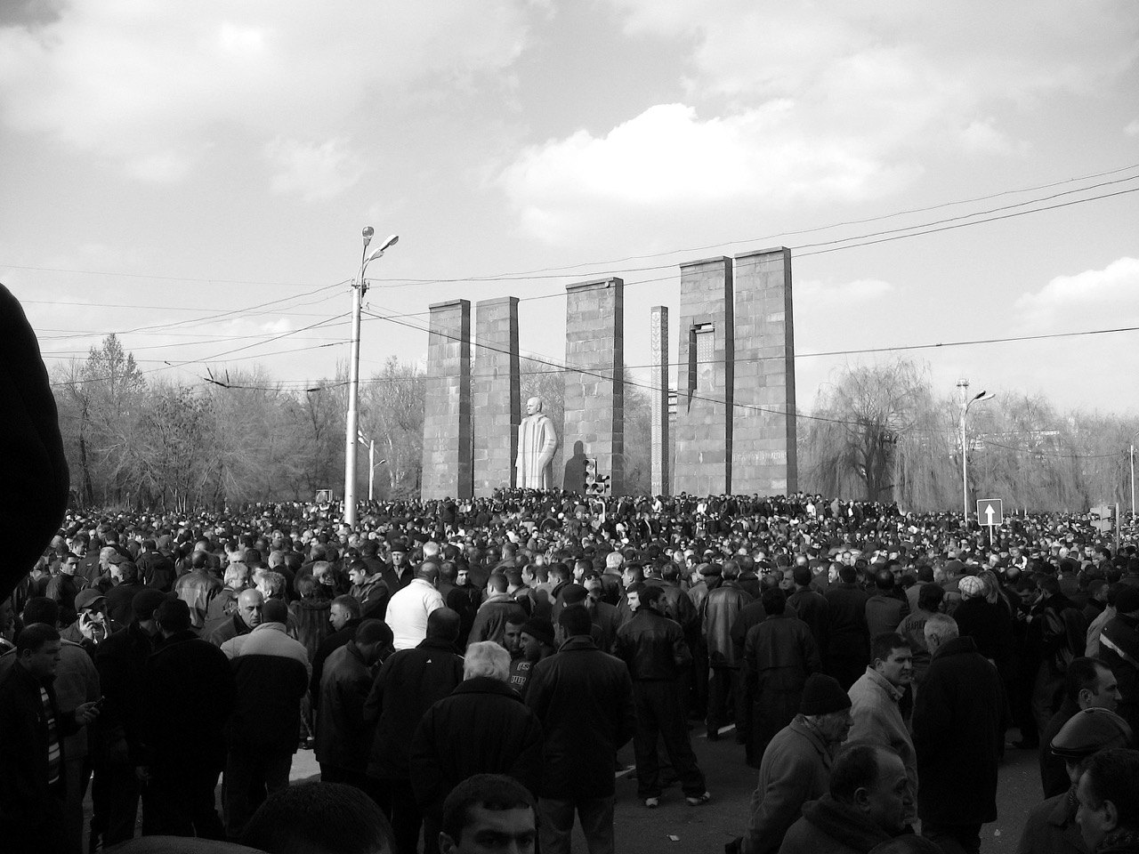 Mjasnikjan-Denkmal Foto: Mjasnikjan-Denkmal. Aus: Eriwan. Kapitel 3. Aufzeichnungen aus Armenien von Marc Degens.