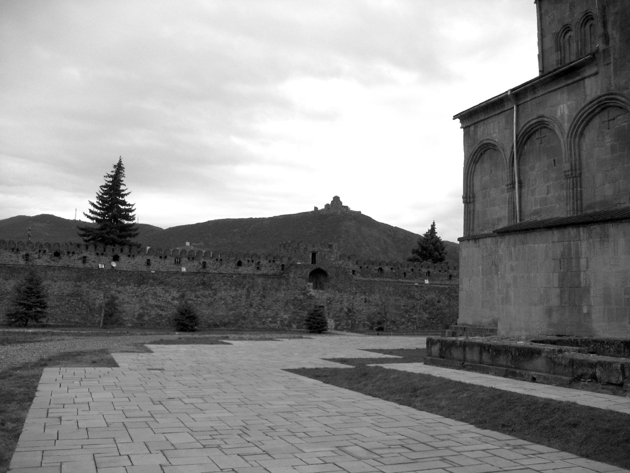 Foto: Mzcheta. Aus: Eriwan. Kapitel 1. Aufzeichnungen aus Armenien von Marc Degens.